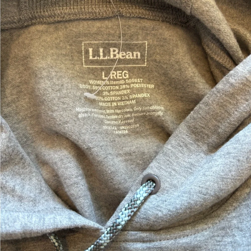 L.L. Bean Camp Hoodie with front pocket NWT - Picture 7 of 10